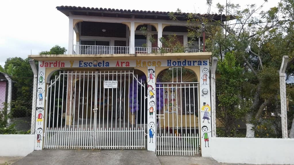 Fachada del Jardín y Escuela Ara Macao Honduras